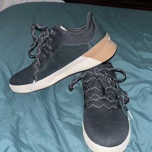 Sorel Out n About Waterproof Sneaker..size 7.5 medium
